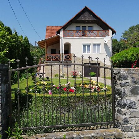 Kaman Nyaralo Apartment Badacsonytomaj Exterior foto