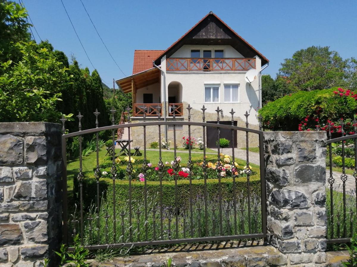 Kaman Nyaralo Apartment Badacsonytomaj Exterior foto