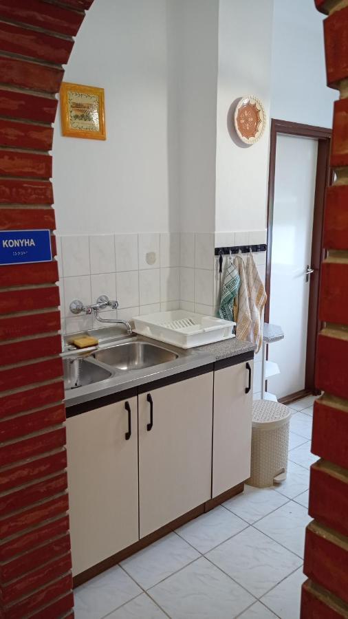 Kaman Nyaralo Apartment Badacsonytomaj Exterior foto